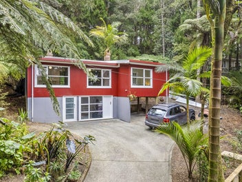 Elevated Oratia Oasis