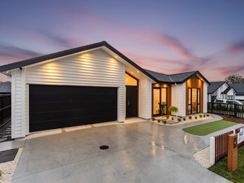 Coastal Home, Cozy Days