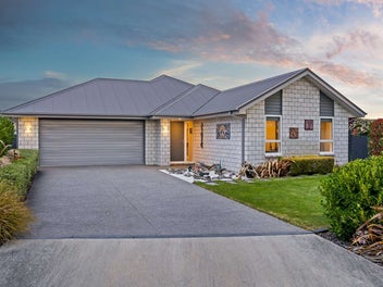 Contemporary Living and Space to Entertain