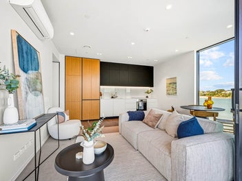 Outstanding Value - Harbourside Luxury