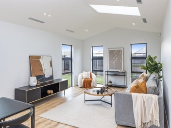 Priced to Sell, Ready to Move in!