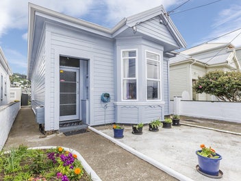 SUNNY KILBIRNIE CHARM & CONVENIENCE