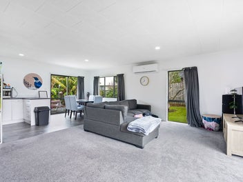 Modern Easy-Care Living in the Heart of Kerikeri