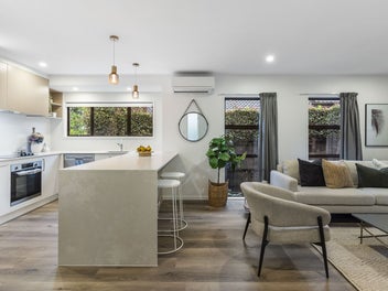 Stylish Downsizer | Must Be Sold