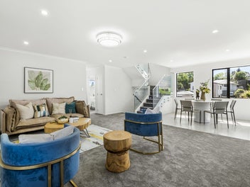 Another SOLD by Mona Lisa !