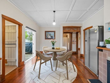 Rare Double Garage with 2-Bedroom