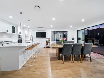 #THEDAY - $1 RESERVE, 6 BED & 4 LIVING