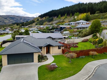 Easy Living in a Quiet Clyde Location