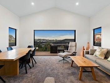 Contemporary Ease. Coastal Cool