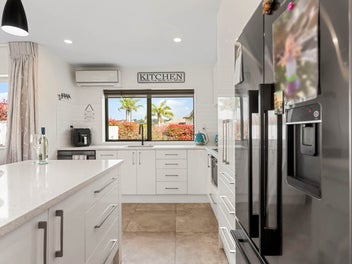 Dual-Living in Schnapper Rock