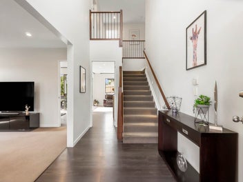 Dual-Living in Schnapper Rock