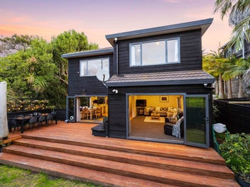 Private Oasis in Central Birkenhead!