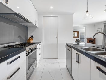 Vendor is packing - Act Now!