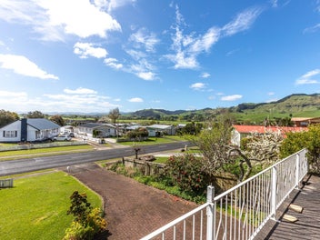 A HOME WITH CHARM & STUNNING VIEWS