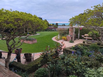 Tranquil coastal oasis with breathtaking views