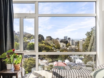 Sunny Studio with Views