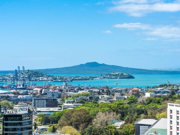 Elevated City-Edge Living