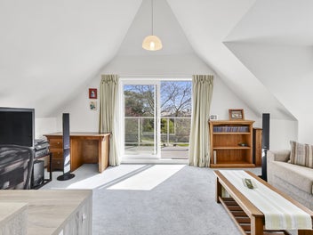 Charming Townhouse in the Heart of Nelson