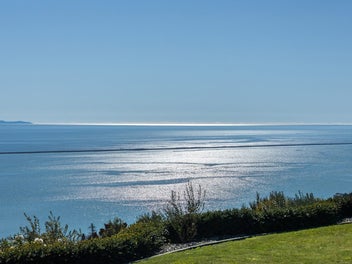 Elevated Position, Exceptional Bay Views