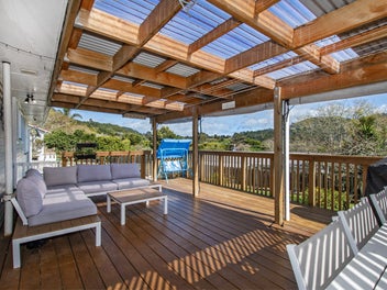 Family Living with Year-Round Entertaining