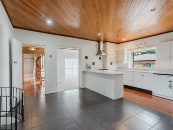 Generous Living in Prime Location