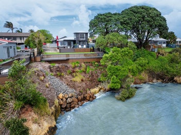 Your Waterfront Escape. Close to the City!