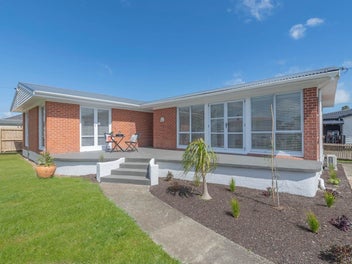 Perfect Blend of Comfort, Style, and Convenience!