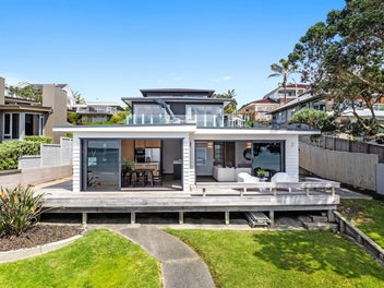 Takapuna Beachfront “Lock n Leave”