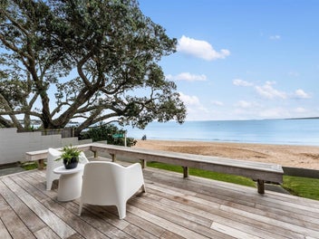 Takapuna Beachfront “Lock n Leave”