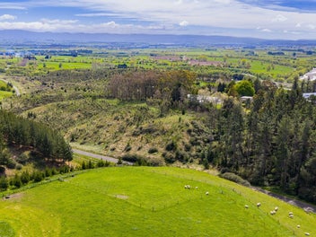 Lifestyle, location & stunning views