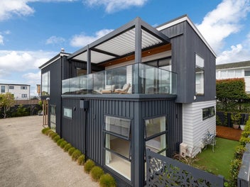 Unmatched Coastal Luxury in Castor Bay