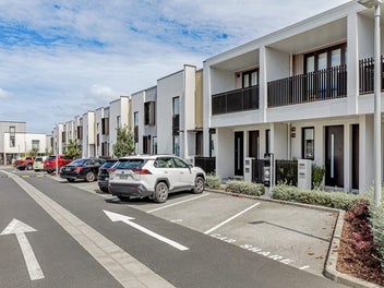 Dual-Key, 2 year 5% Rental Yield + Tenant!