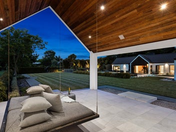 Exclusive Country Luxury -International Quality