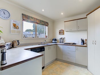 Spacious Townhouse in Prime Claudelands Location