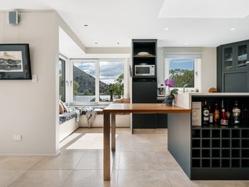 Lakefront Luxury & Self-Sufficient Living...