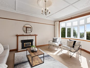 Character, Income & Views - Hataitai Gem!