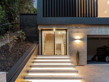 Cutting Edge Luxe in the Bays