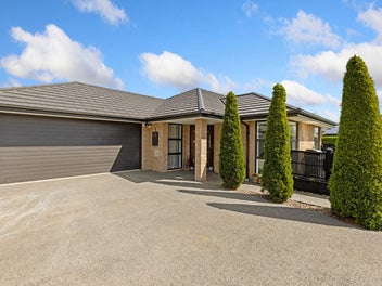 Sun-Kissed Living, with Space for Everyone