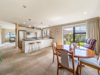 Private, Easy-Care, Super Convenient Location