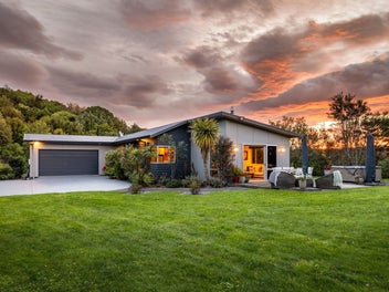 Private amongst nature - Esk Hills