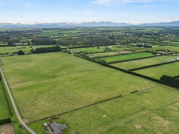 Country Living Close to Town