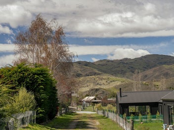 Bannockburn Blank Canvas