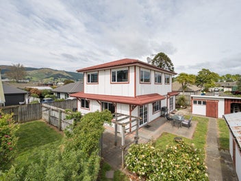 Dual Dwelling Opportunity – Prime Central...