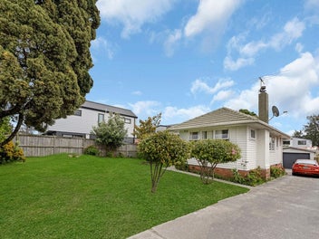 Owners Moving Aussie