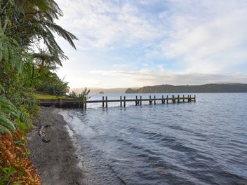 Internationally Appealing Retreat on Lake Rotoiti