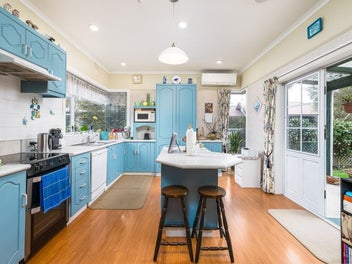 Lifestyle Living - In Town!