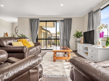 A picture perfect home in the heart of town