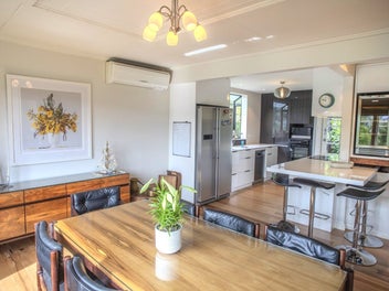 Auction on Princes Drive!