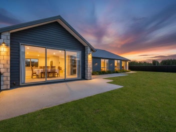 Modern Masterpiece Meets Tranquil Living!