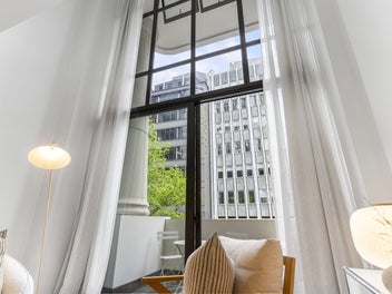 New York loft style on Queen Street - 77sqm!